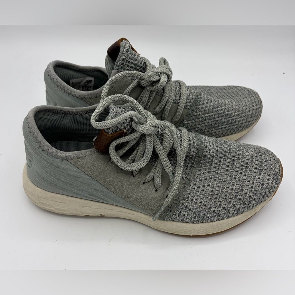 New Balance women’s fresh foam Cruz V2 Decon sneaker green/gray size 7.5
